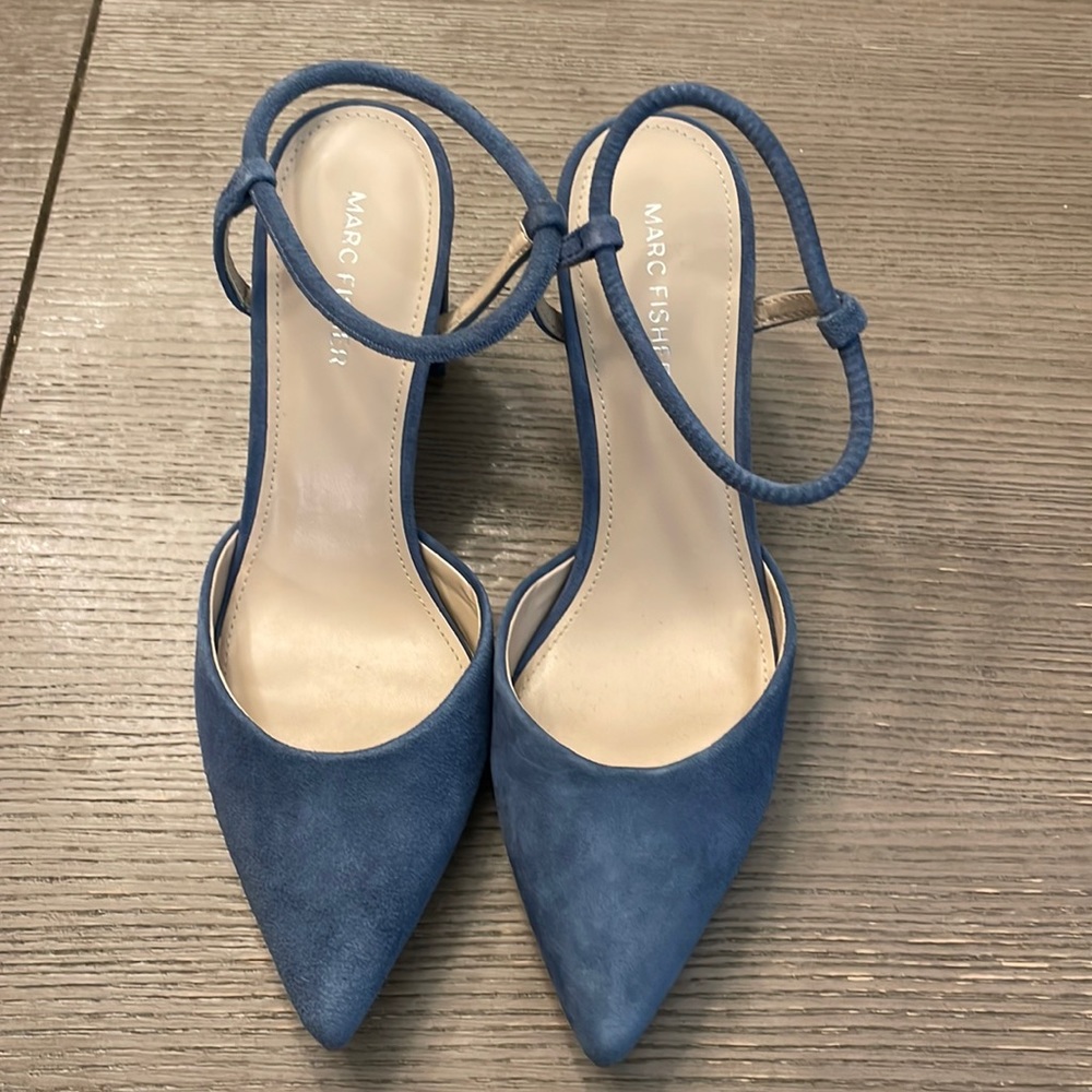 Marc Fisher Blue Size 7.5 New Block Heel - Beautiful color!